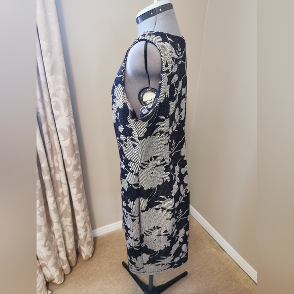 Cream and black dress - Picture 2 of 4